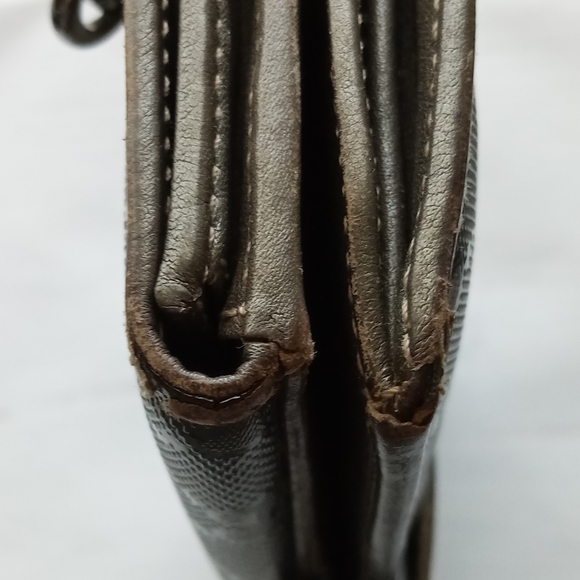 Authentic Gucci Metallic brown Signature wallet with GG charm - Picture 9 of 16